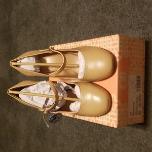NWT Gianni Binni nude mary janes
